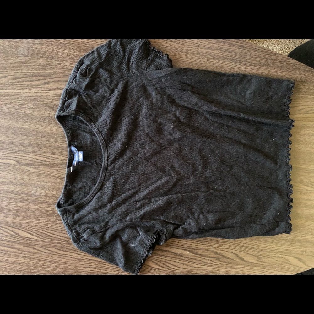 Black basic tee